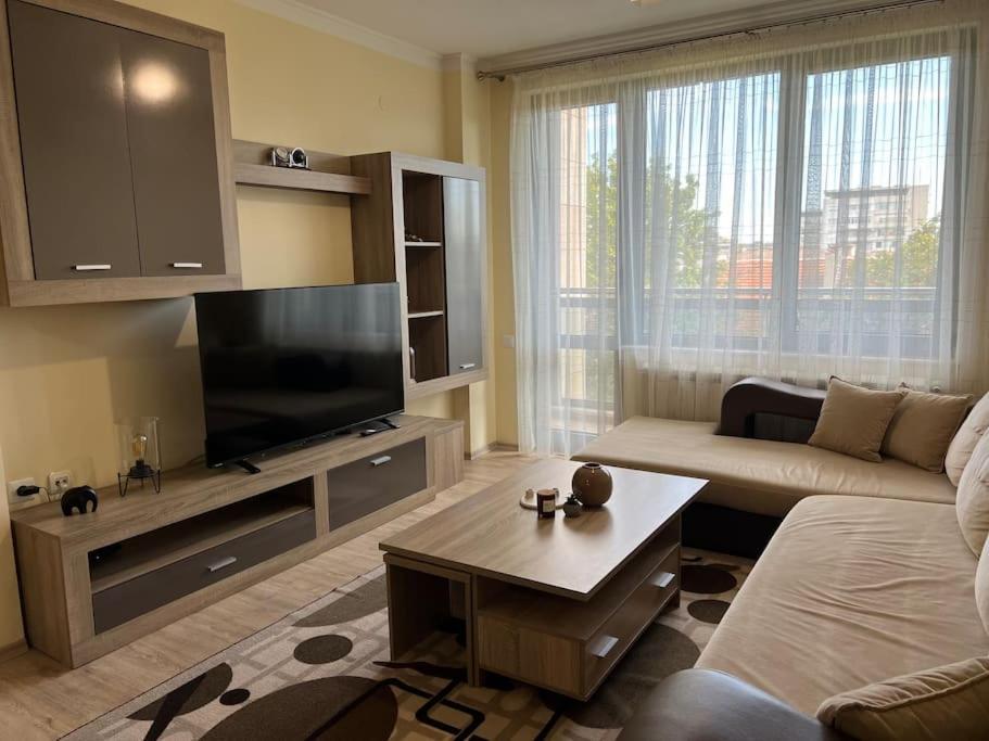 Cozy Apartment - Free Parking プロヴディフ エクステリア 写真